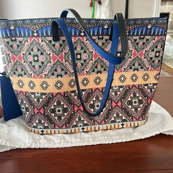 Johnny Was Multicolor Tote Bag with Blue Pouch - Picture 2 of 6